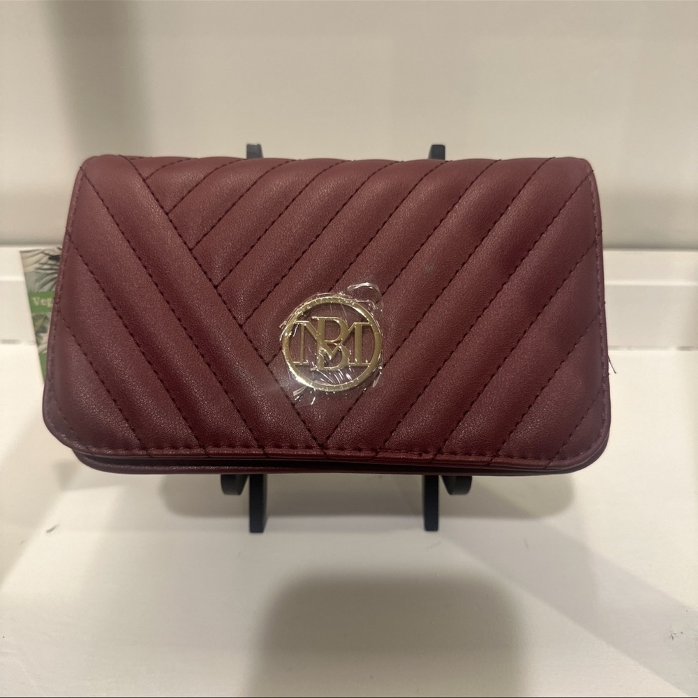 Badgley Mischka matron cross body purse NWT